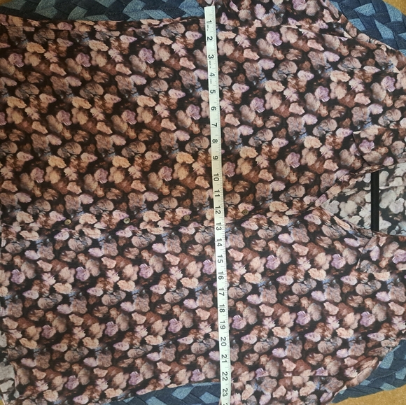 Vince XL 100% Sheer Silk Micropleat Long Sleeve Button Down Painted Floral - Picture 7 of 9